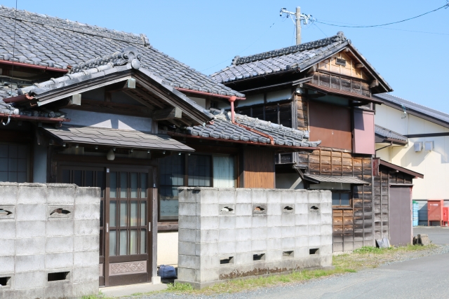 古い和風の平屋