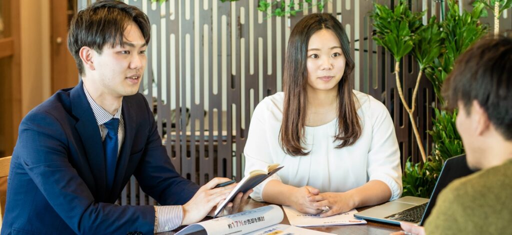 成仏不動産のスタッフ